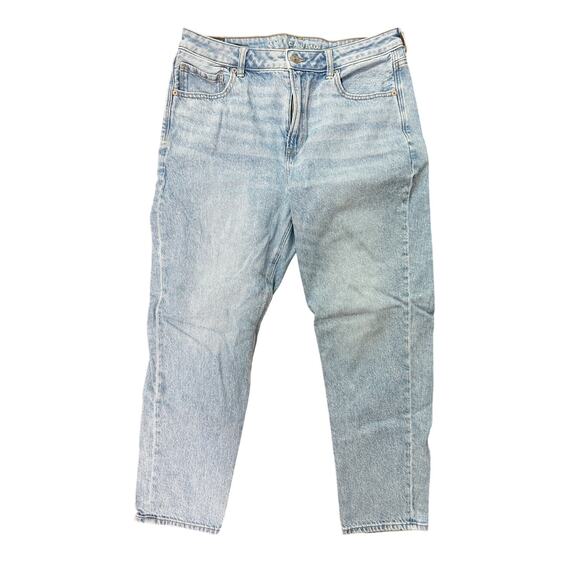 American Eagle Strigid High Rise Mom Jeans Light Wash Casual Minimalist Sz 12 - Picture 1 of 8